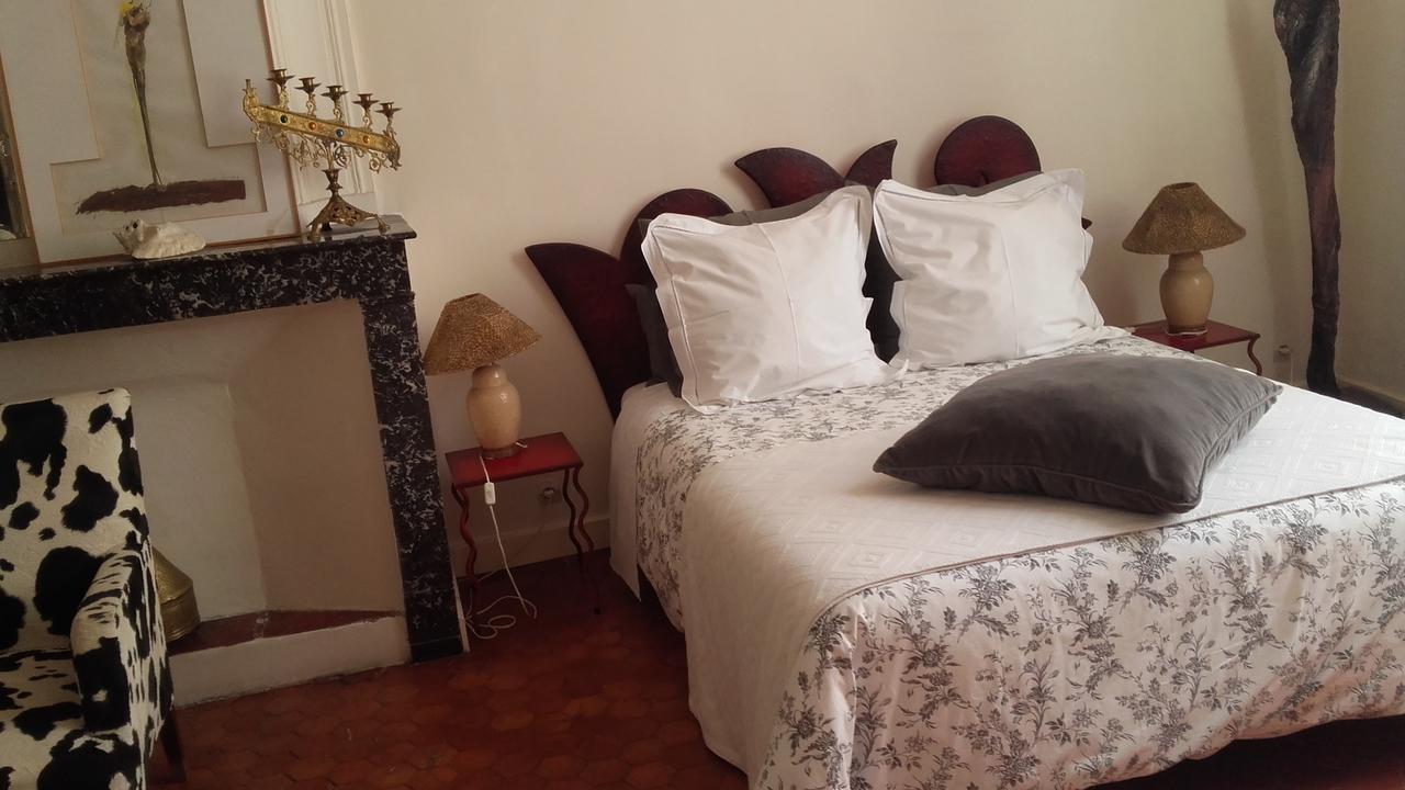 O Anges Bed & Breakfast อาร์ลส์ ภายนอก รูปภาพ
